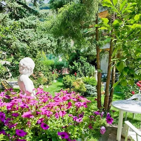 Sabine - Edith Apartment