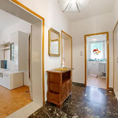 Sabine - Edith Apartment *